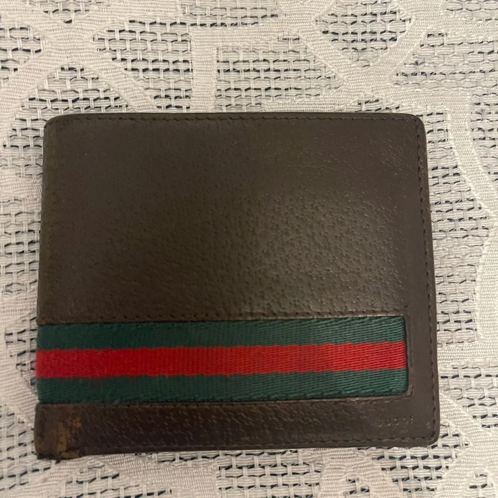 Authentic Gucci GG Stripe Bi-Fold Wallet